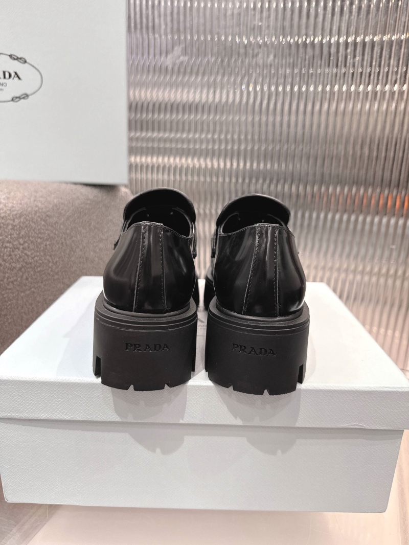 Pra*a flat shoes